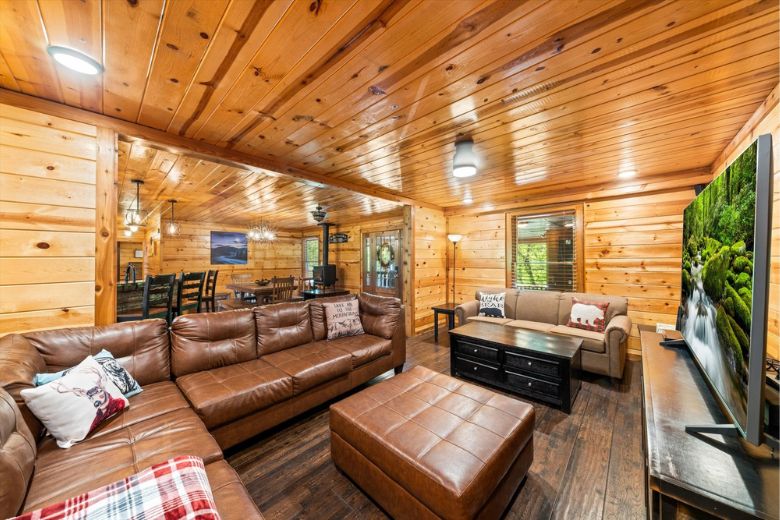 11 Ways Cabins Turn a Smoky Mountain Weekend into Pure Relaxation